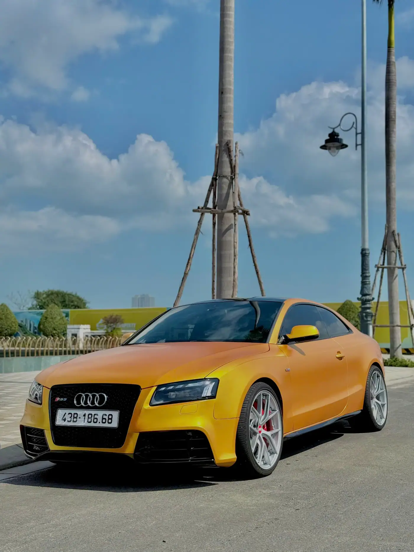 Audi A5 - Wrapping Decal Gold Matte Avery Dennison