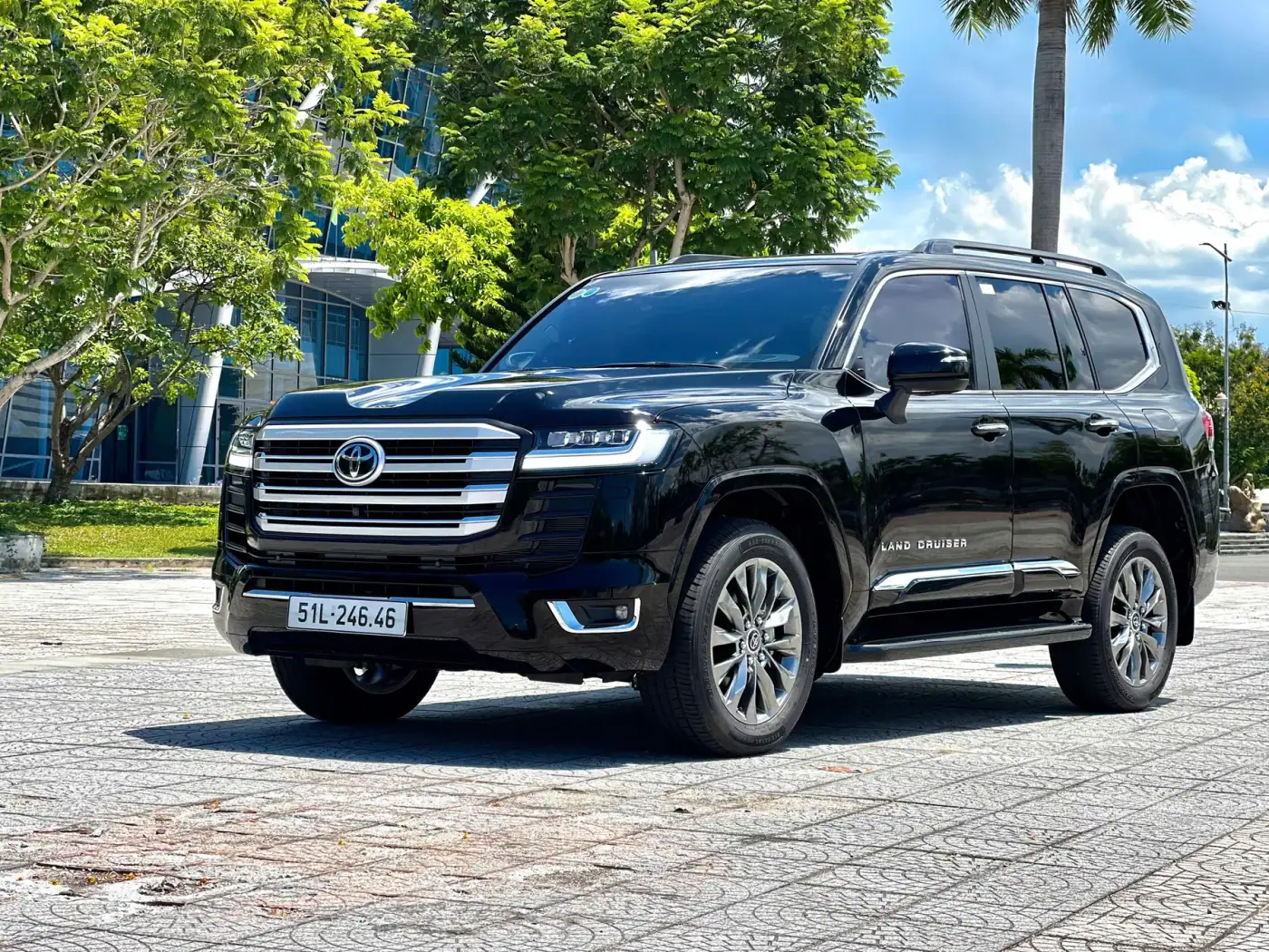 Land Cruiser LC 300- PPF Gloss Black